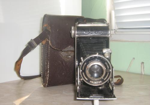Старинен фотоапарат